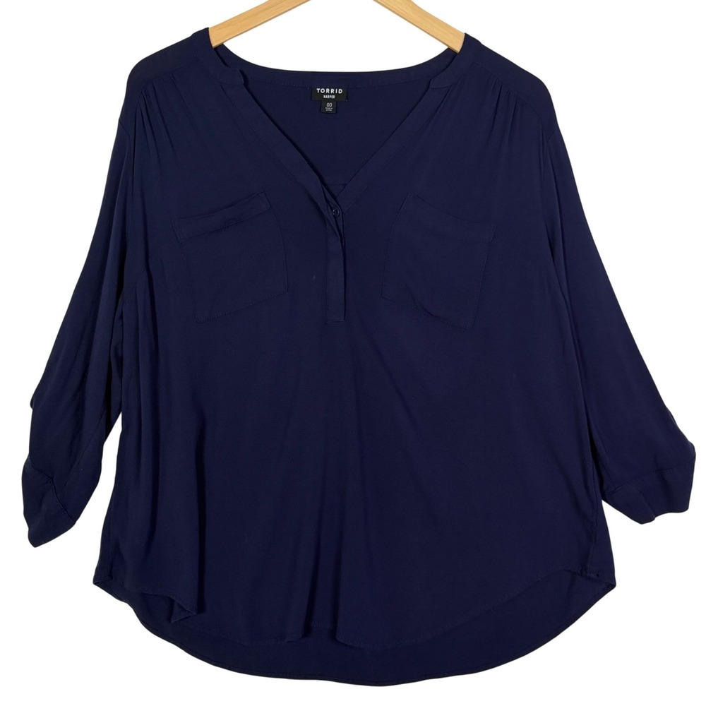 Torrid Womens 00 Blue Harper Blouse V Neck Button Pocket Flowy Casual
